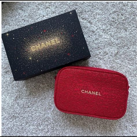 chanel pink makeup bag|chanel cosmetic bag price.